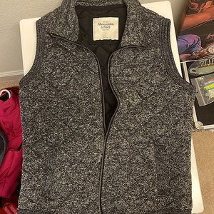 Abercrombie grey vest size L